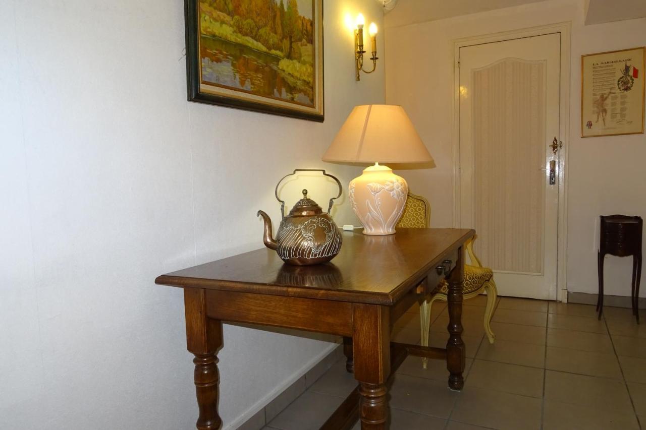 Chambres D'Hotes A La Fontanille Panazol Luaran gambar